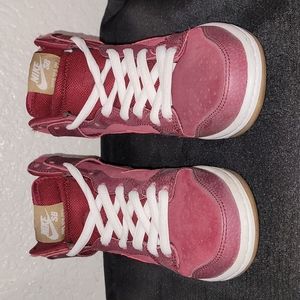 Nike Dunk SB - Team Red Filbert - Men's size 4.